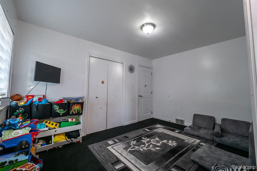 8609 Whitefield Street, Dearborn Heights, MI 48127 — Photo 16