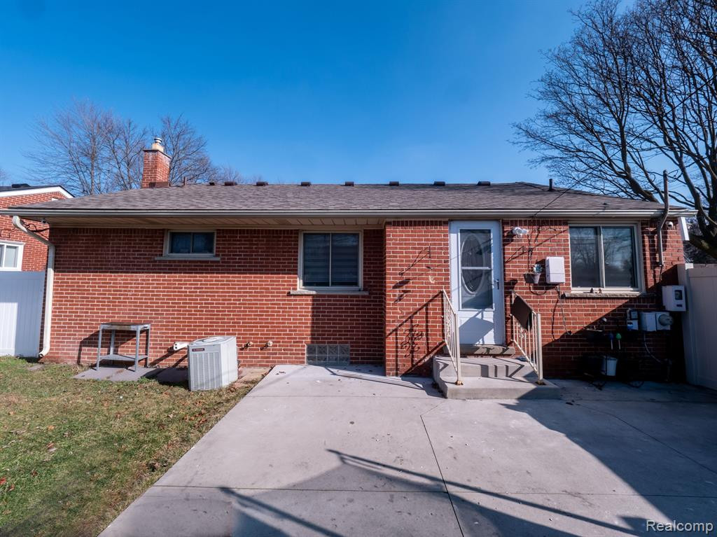 8609 Whitefield Street, Dearborn Heights, MI 48127 — Photo 19