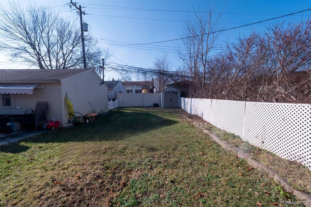 8609 Whitefield Street, Dearborn Heights, MI 48127 — Photo 22