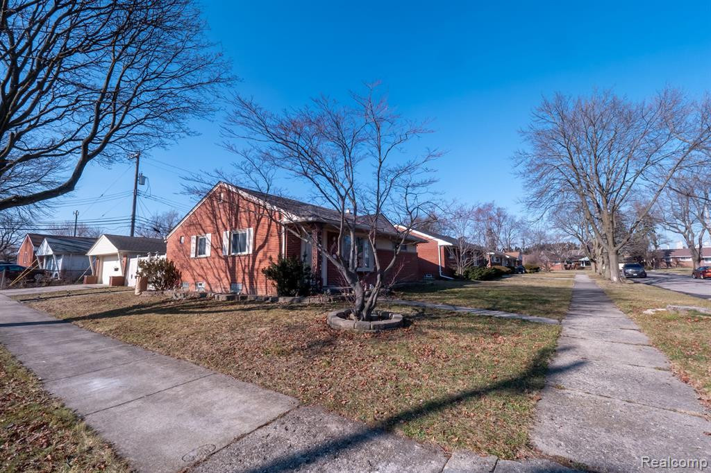 8609 Whitefield Street, Dearborn Heights, MI 48127 — Photo 25
