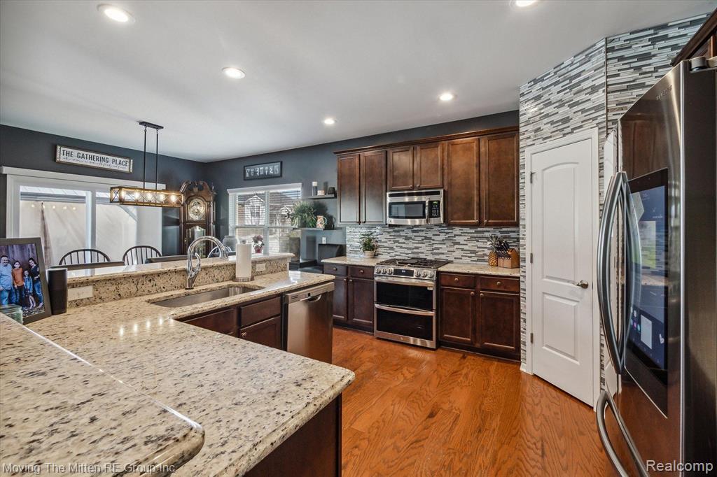 49658 DIVISION Street, Canton, MI 48188 — Photo 10
