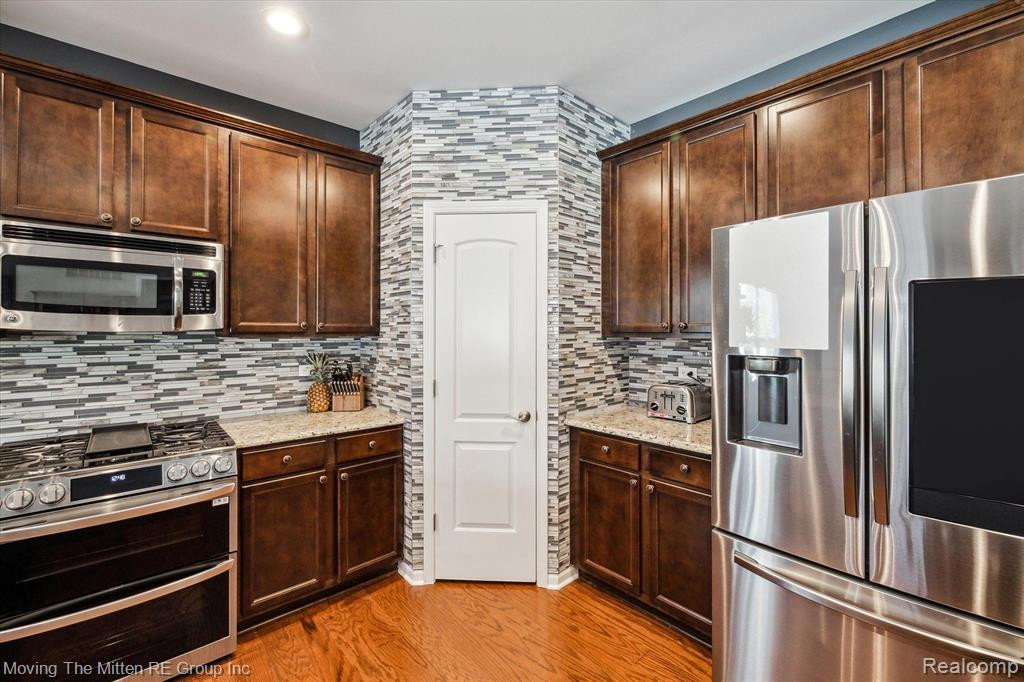49658 DIVISION Street, Canton, MI 48188 — Photo 12