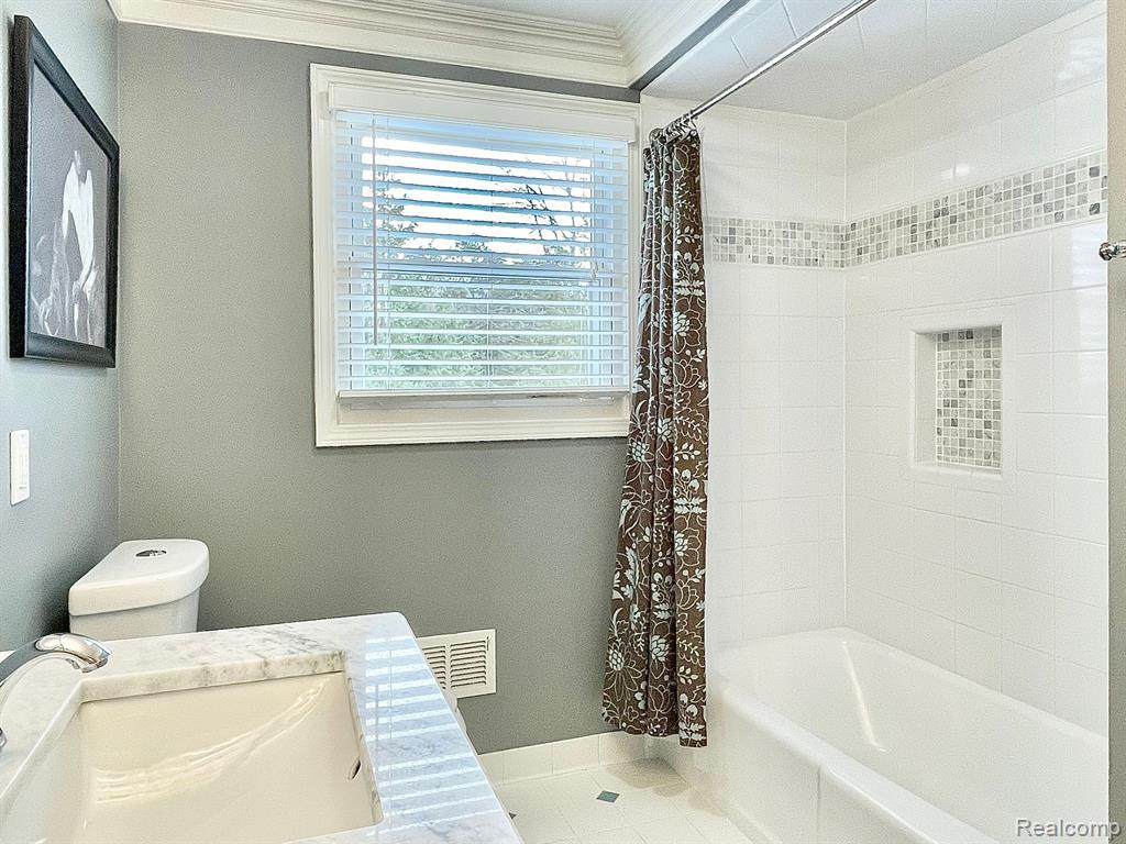 5187 GLENGATE Road, Rochester, MI 48306 — Photo 29