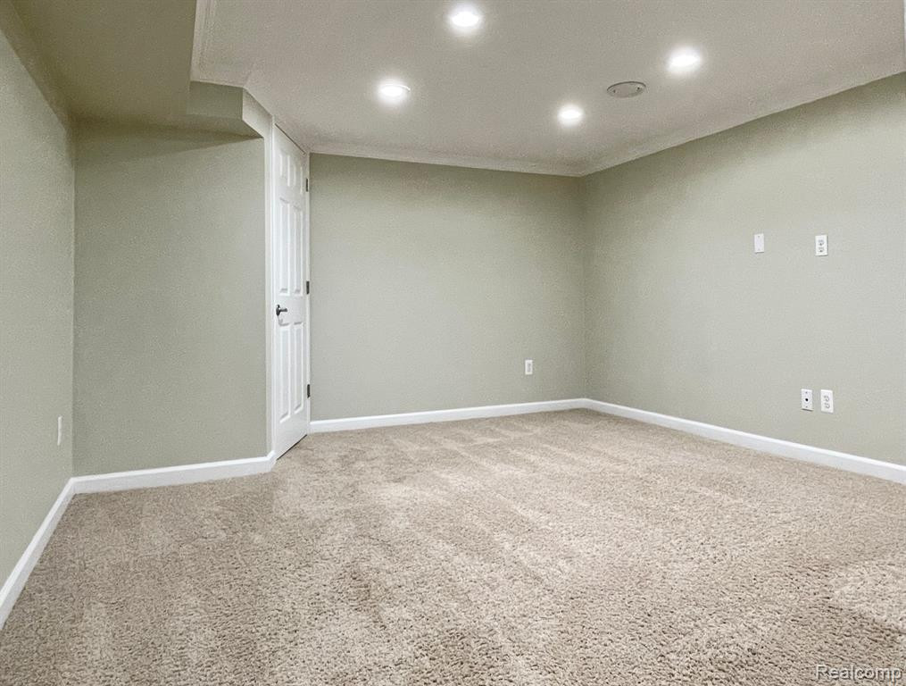 5187 GLENGATE Road, Rochester, MI 48306 — Photo 37