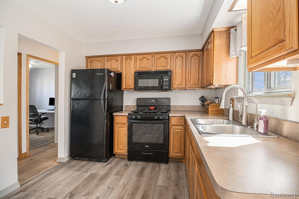 505 PENNY LAKE Road, Wolverine Lake, MI 48390 — Photo 4