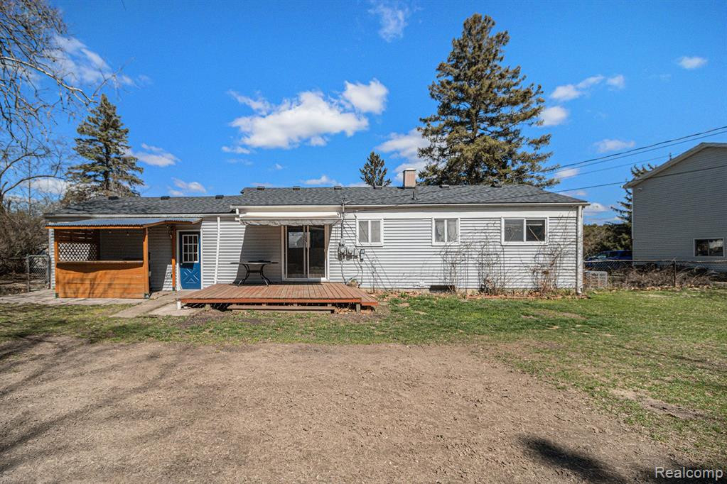 505 PENNY LAKE Road, Wolverine Lake, MI 48390 — Photo 14
