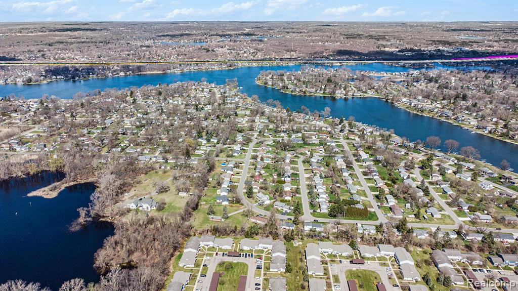 505 PENNY LAKE Road, Wolverine Lake, MI 48390 — Photo 15