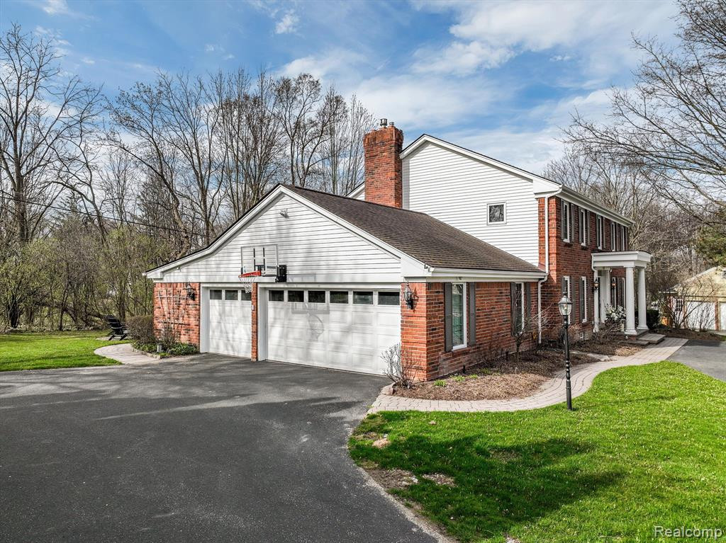 932 Adams Castle Drive, Bloomfield Hills, MI 48304 — Photo 6