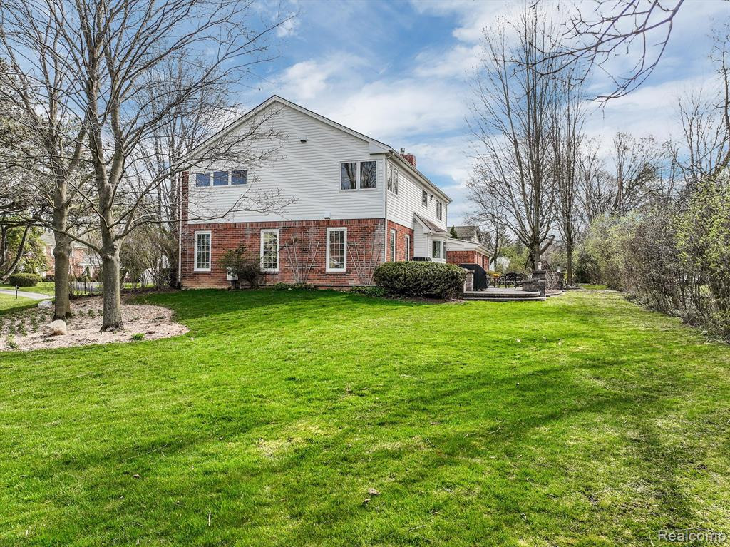 932 Adams Castle Drive, Bloomfield Hills, MI 48304 — Photo 8