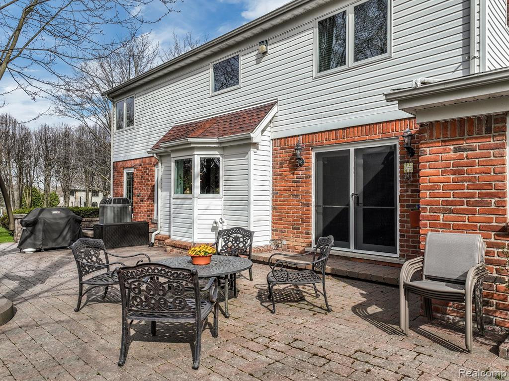 932 Adams Castle Drive, Bloomfield Hills, MI 48304 — Photo 10