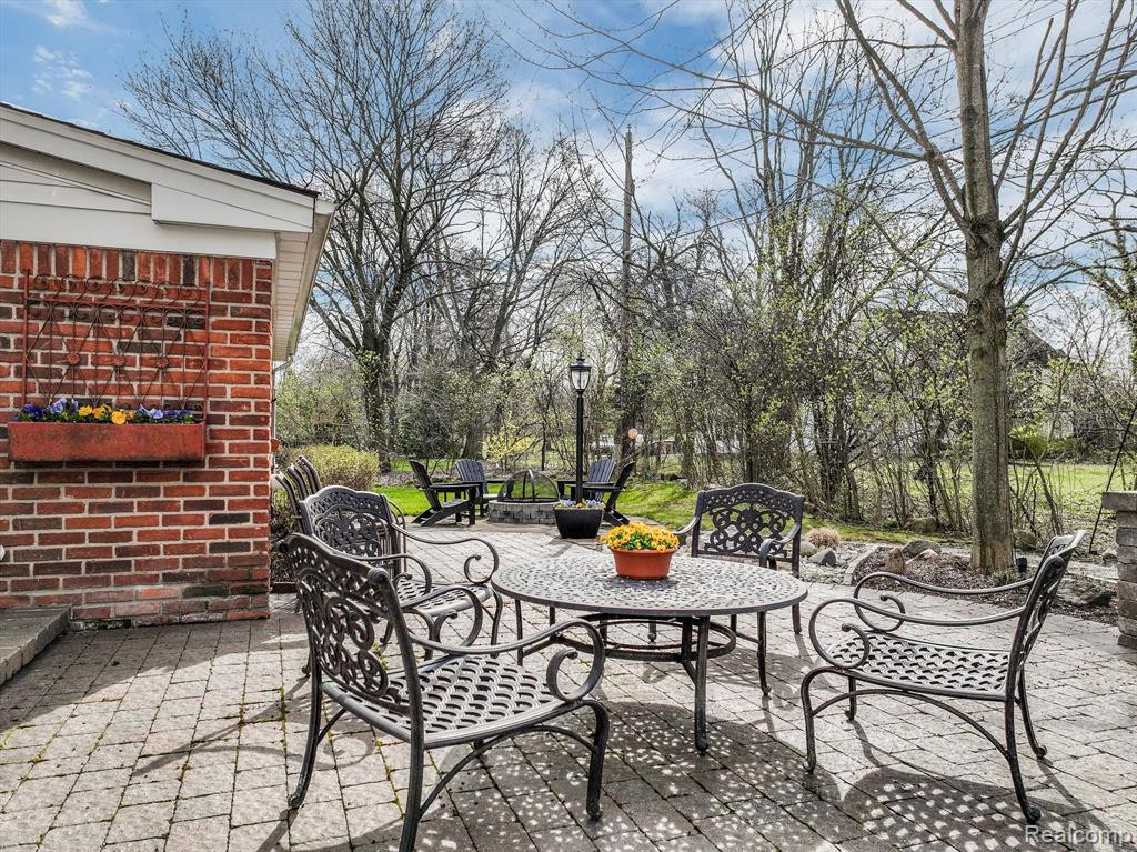 932 Adams Castle Drive, Bloomfield Hills, MI 48304 — Photo 11
