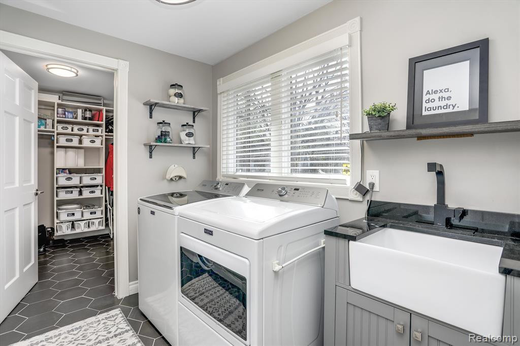 932 Adams Castle Drive, Bloomfield Hills, MI 48304 — Photo 30