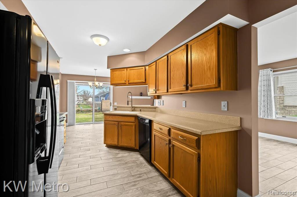 45097 Horseshoe Circle, Canton, MI 48187 — Photo 9