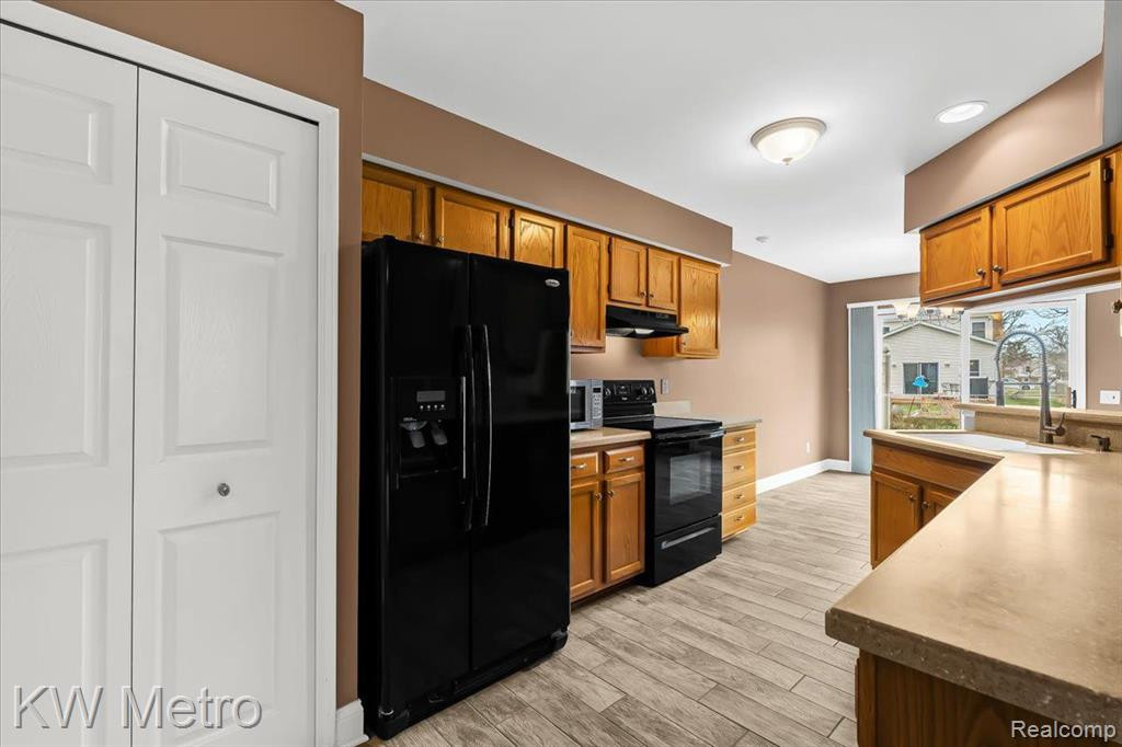 45097 Horseshoe Circle, Canton, MI 48187 — Photo 10