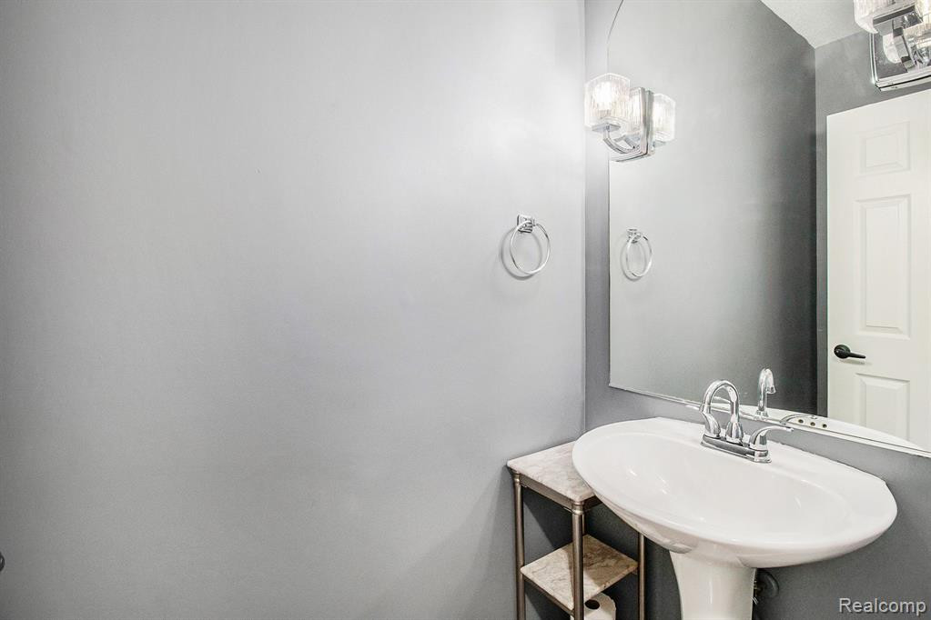5608 LE BLANC Avenue, Ann Arbor, MI 48103 — Photo 9