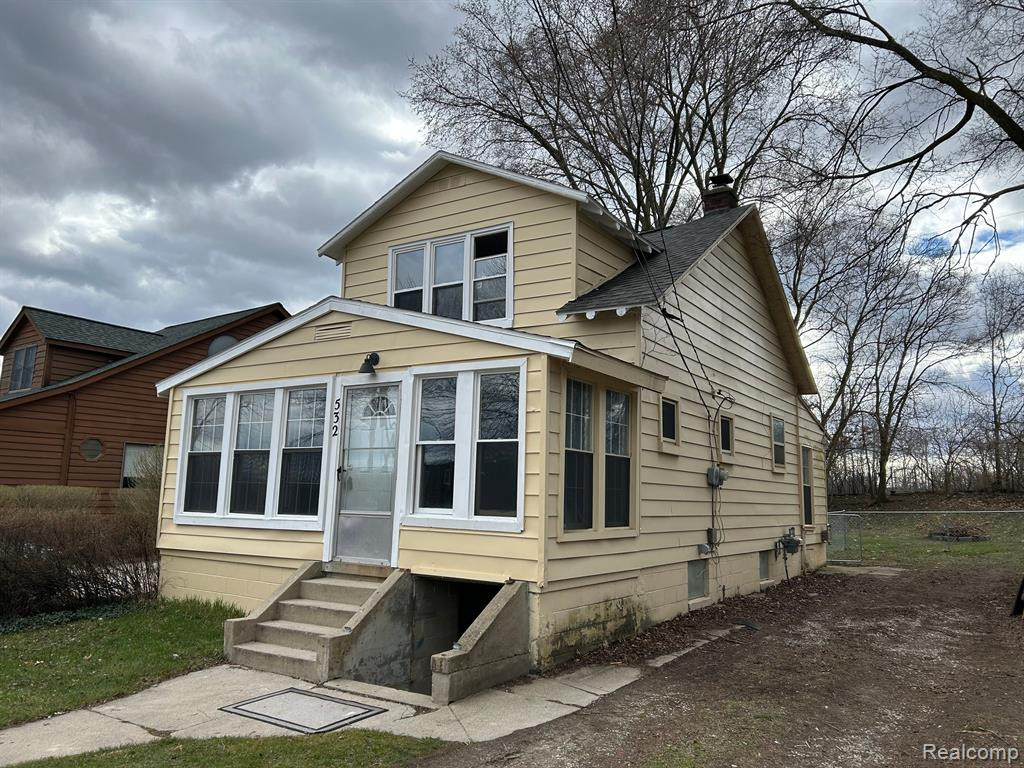 532 KENNARD Street, Lake Orion, MI 48362 — Photo 2