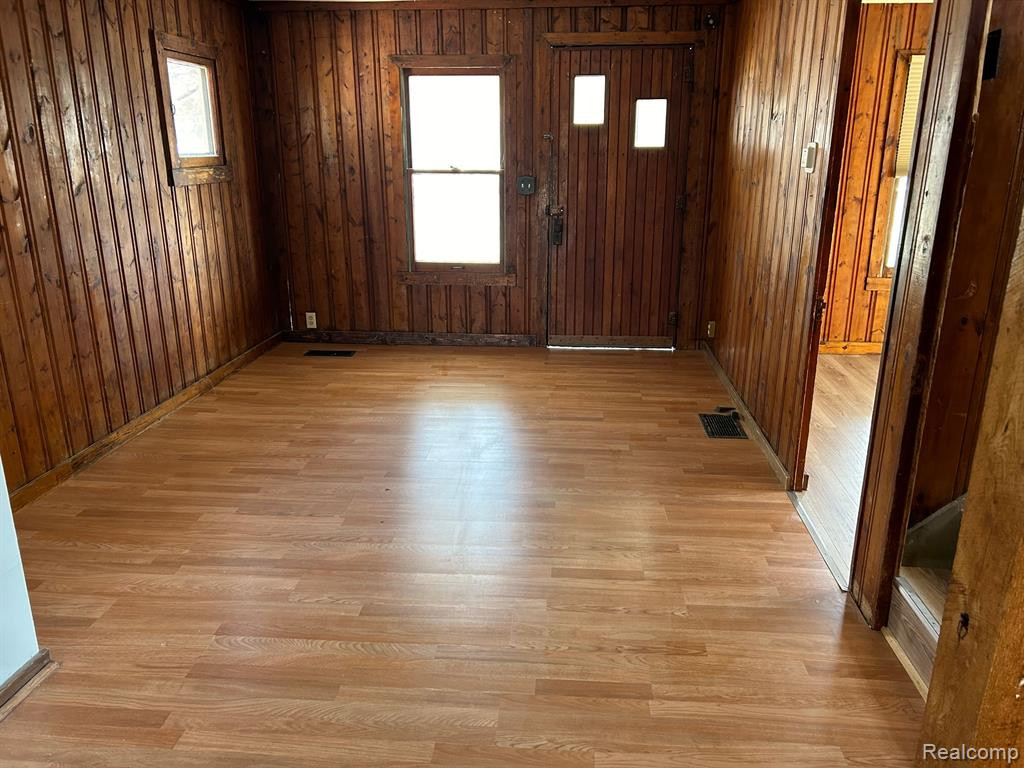 532 KENNARD Street, Lake Orion, MI 48362 — Photo 4