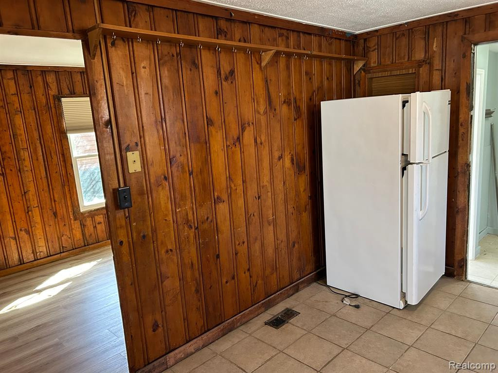 532 KENNARD Street, Lake Orion, MI 48362 — Photo 8