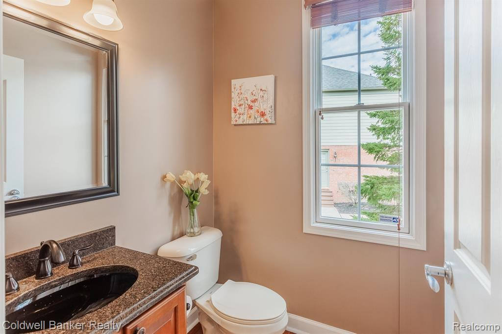 17560 WHITE PINE Court, Northville, MI 48168 — Photo 12