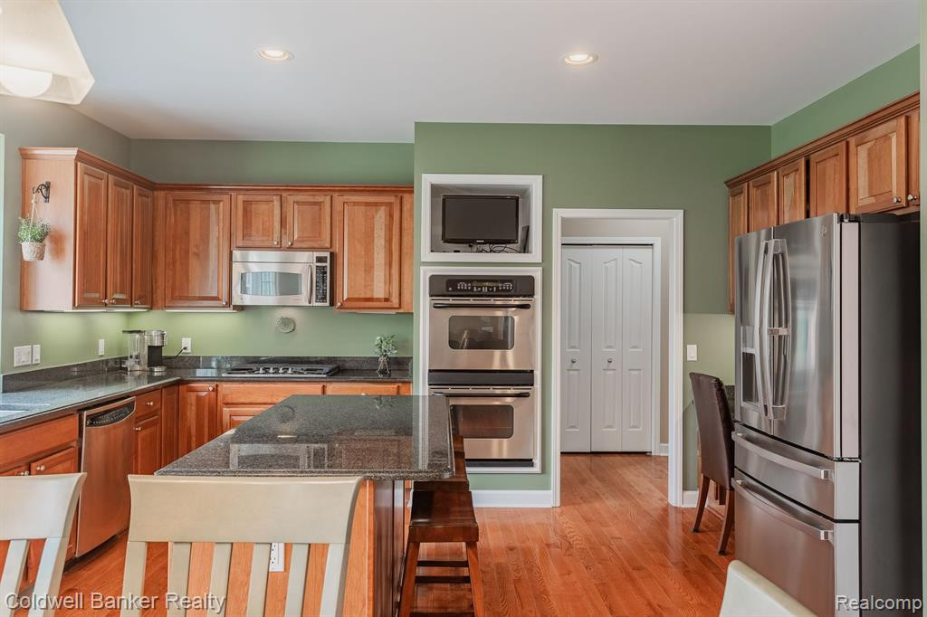 17560 WHITE PINE Court, Northville, MI 48168 — Photo 24