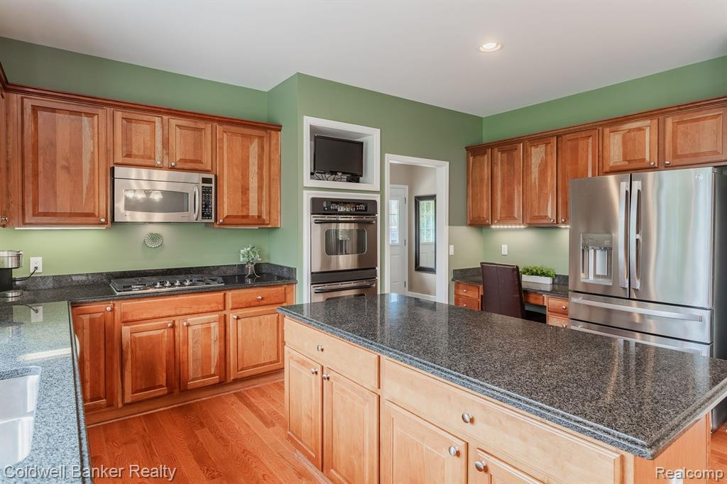 17560 WHITE PINE Court, Northville, MI 48168 — Photo 25