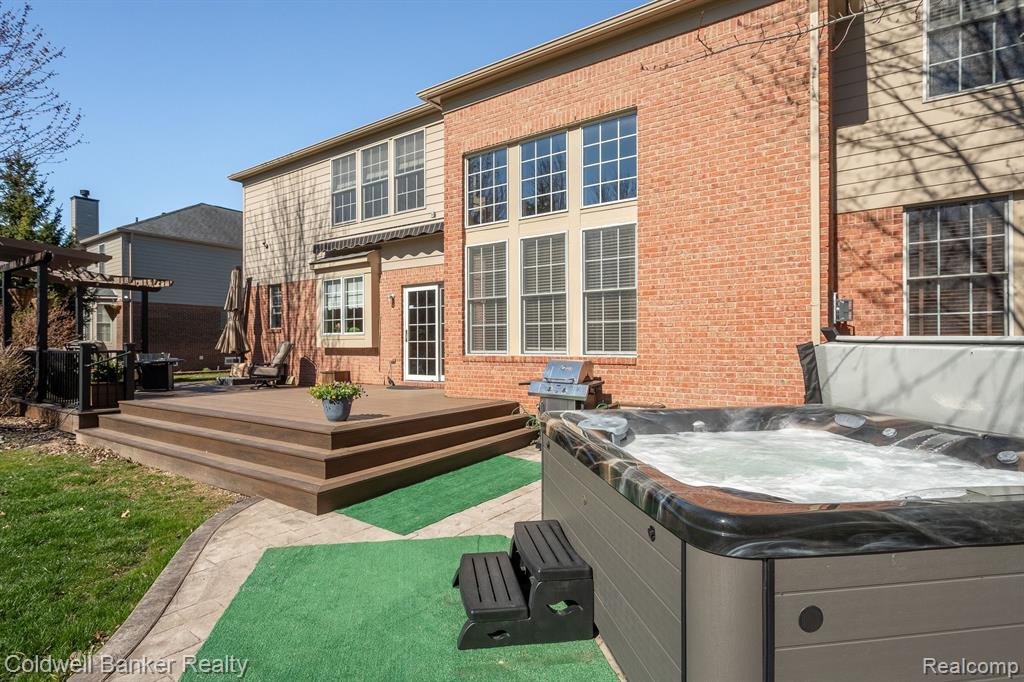 17560 WHITE PINE Court, Northville, MI 48168 — Photo 45