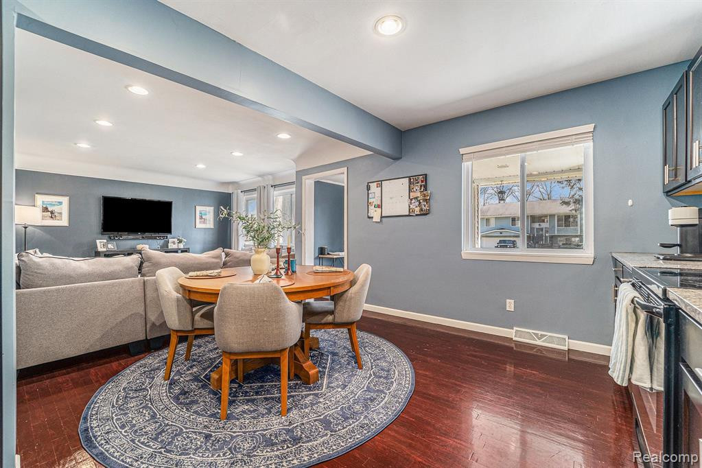5760 CRESCENT Road, Waterford, MI 48327 — Photo 13