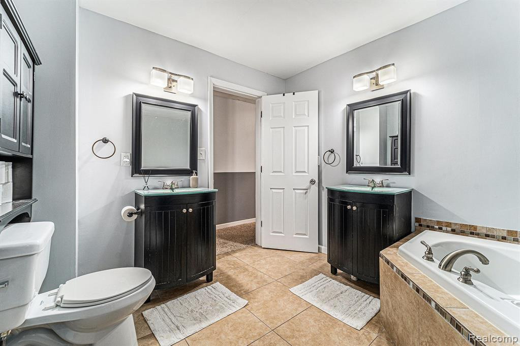 5760 CRESCENT Road, Waterford, MI 48327 — Photo 19