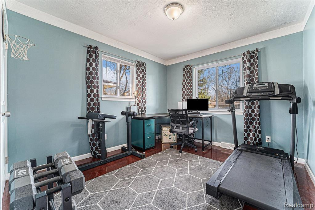 5760 CRESCENT Road, Waterford, MI 48327 — Photo 25