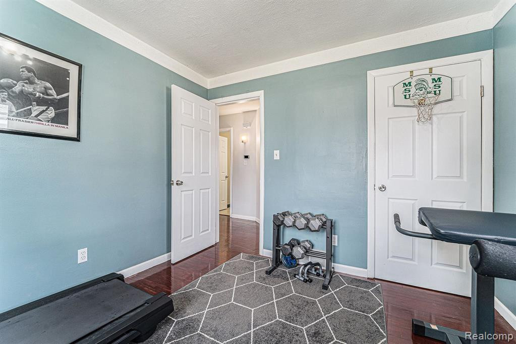 5760 CRESCENT Road, Waterford, MI 48327 — Photo 26