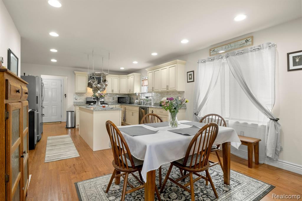 6580 N WAVERLY Street, Dearborn Heights, MI 48127 — Photo 12
