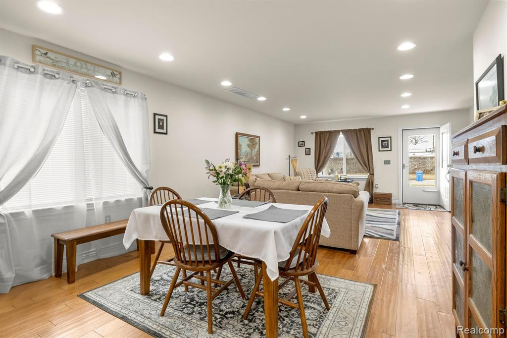 6580 N WAVERLY Street, Dearborn Heights, MI 48127 — Photo 14