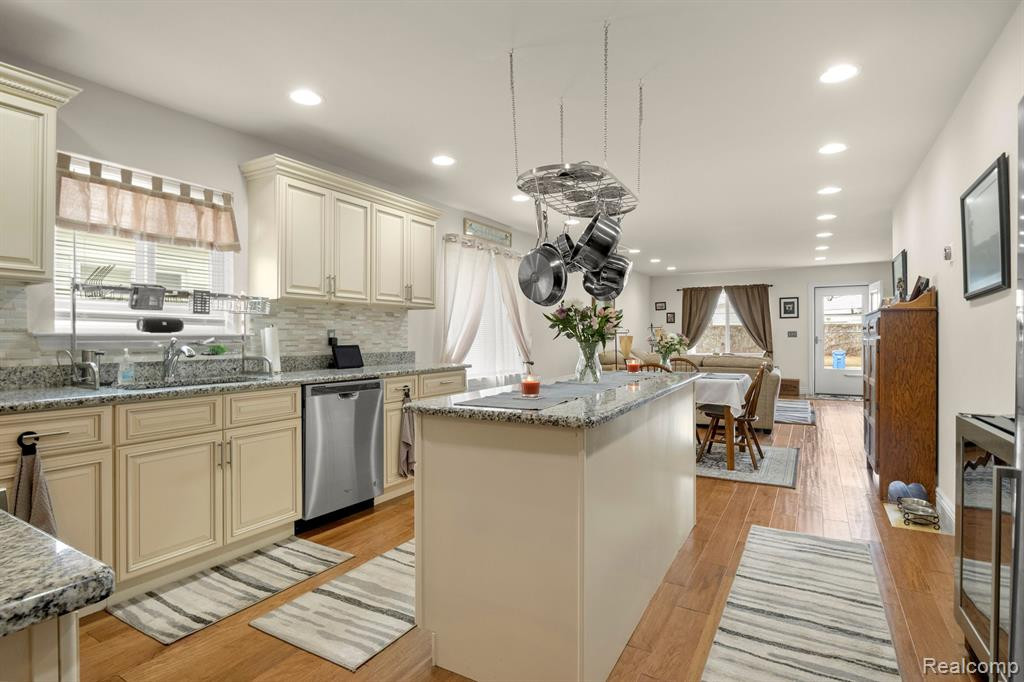 6580 N WAVERLY Street, Dearborn Heights, MI 48127 — Photo 19
