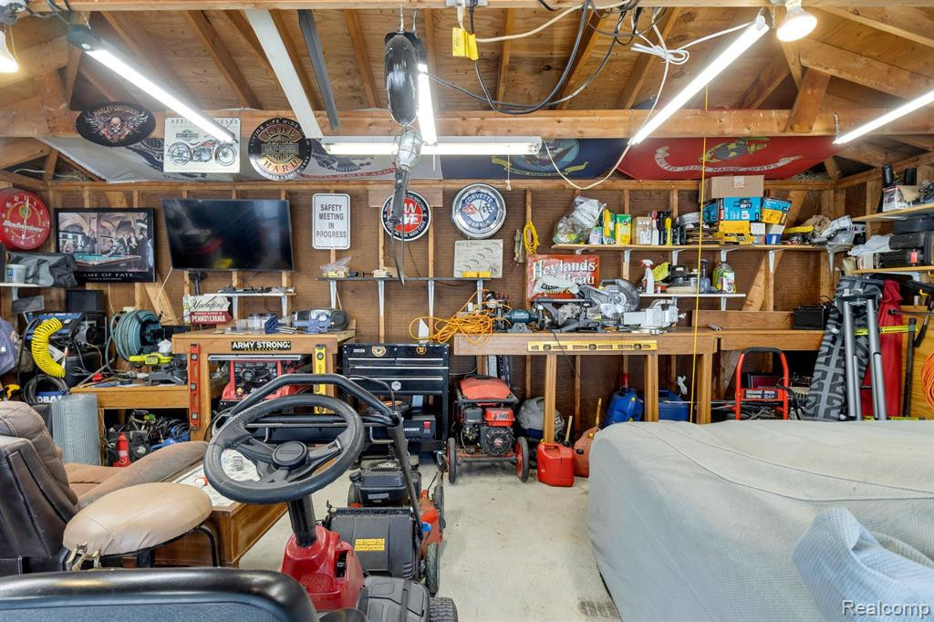 6580 N WAVERLY Street, Dearborn Heights, MI 48127 — Photo 37