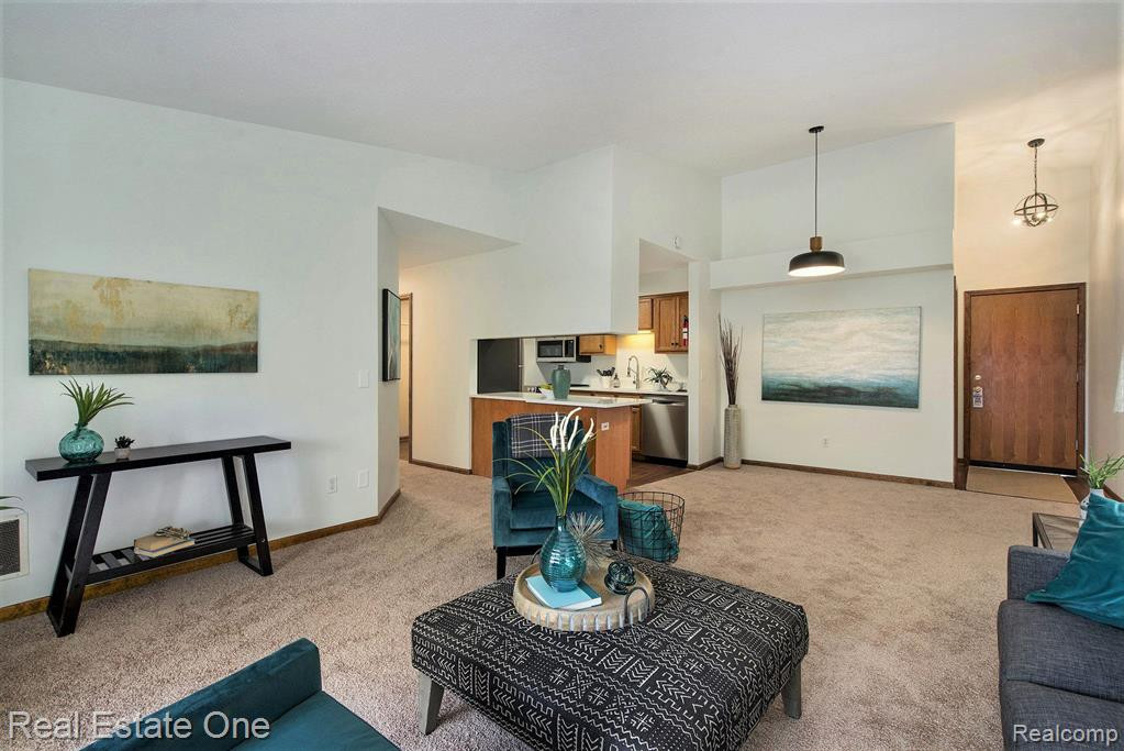 2658 STADIUM VIEW Drive, 7, Ypsilanti, MI 48197 — Photo 2