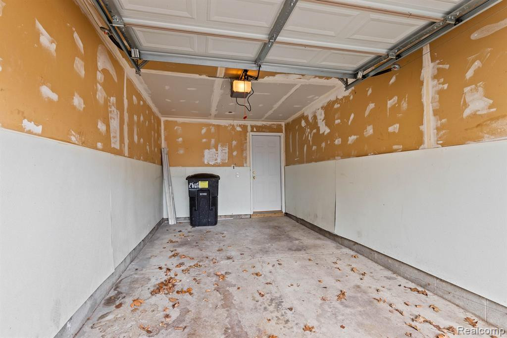 2904 Prince Hall Drive, Detroit, MI 48207 — Photo 31