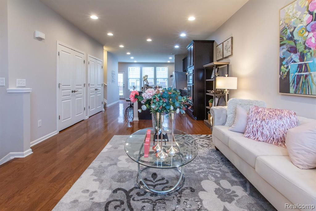863 Barclay Circle, Rochester Hills, MI 48307 — Photo 7