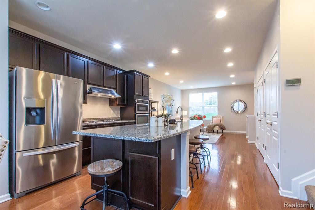 863 Barclay Circle, Rochester Hills, MI 48307 — Photo 9