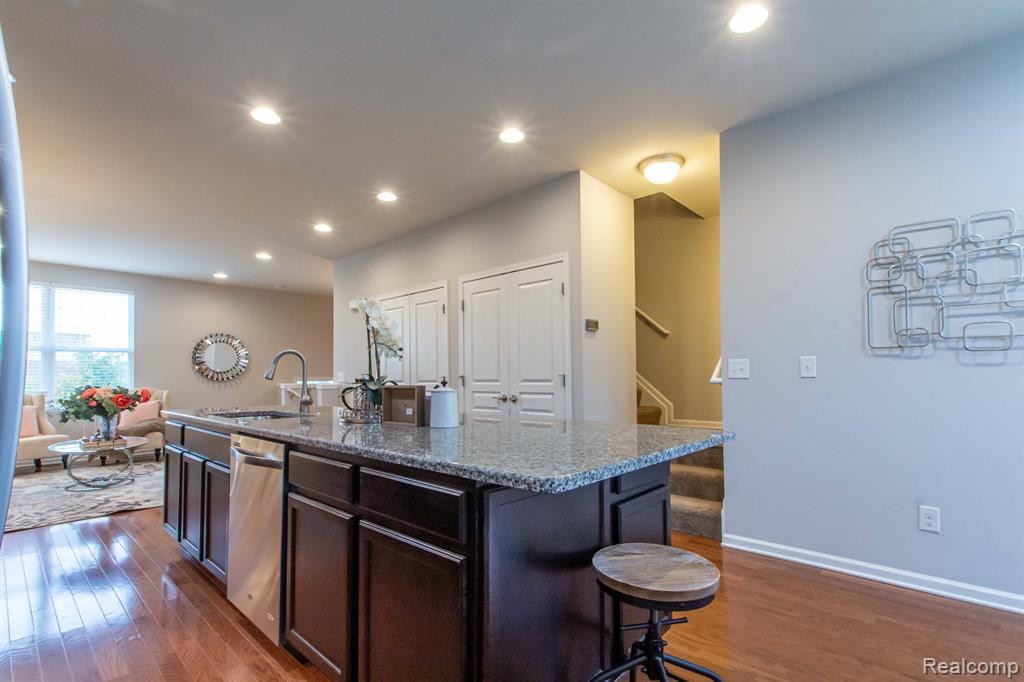 863 Barclay Circle, Rochester Hills, MI 48307 — Photo 10