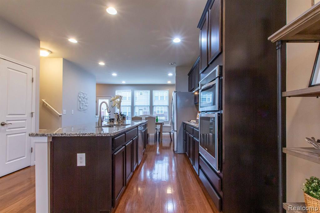 863 Barclay Circle, Rochester Hills, MI 48307 — Photo 11