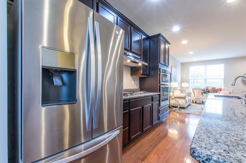 863 Barclay Circle, Rochester Hills, MI 48307 — Photo 13