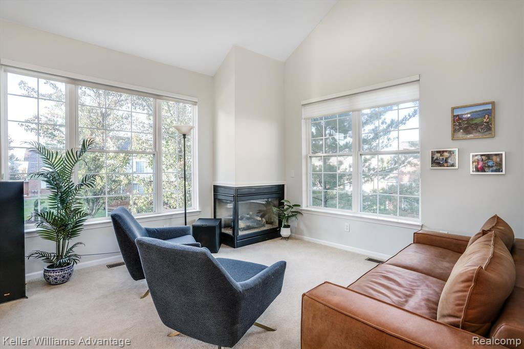 29274 DOUGLAS Drive, Novi, MI 48377 — Photo 5