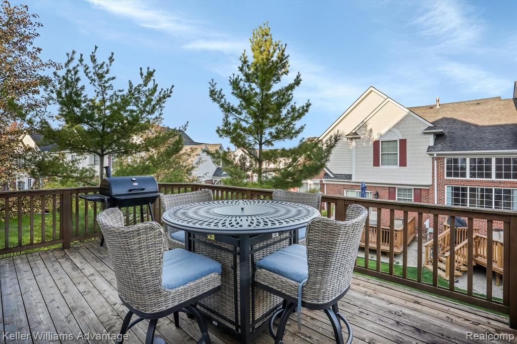 29274 DOUGLAS Drive, Novi, MI 48377 — Photo 24