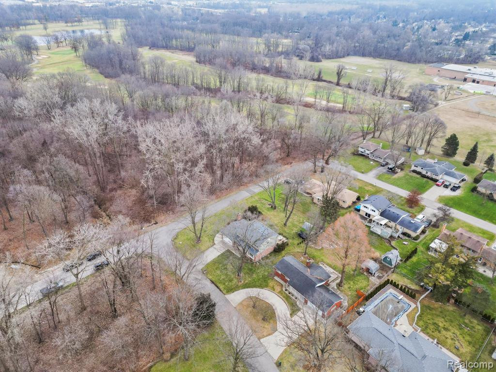 8546 SOUTHFIELD Drive, Shelby Twp, MI 48316 — Photo 4