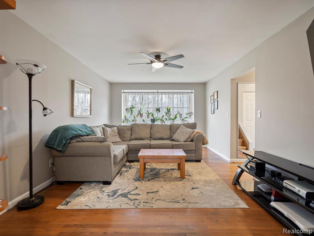 8546 SOUTHFIELD Drive, Shelby Twp, MI 48316 — Photo 10