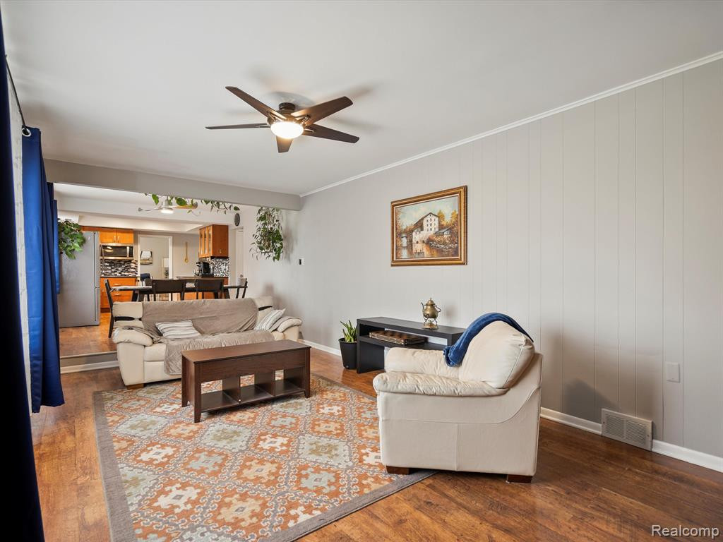 8546 SOUTHFIELD Drive, Shelby Twp, MI 48316 — Photo 18