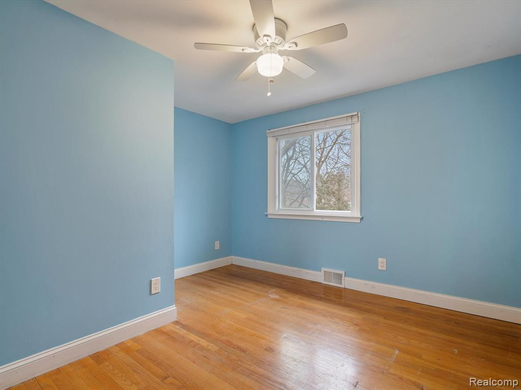 8546 SOUTHFIELD Drive, Shelby Twp, MI 48316 — Photo 29