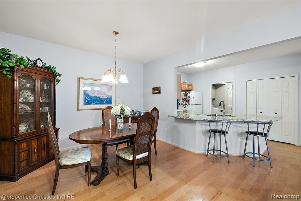 1105 Saratoga Boulevard, 3, Walled Lake, MI 48390 — Photo 11