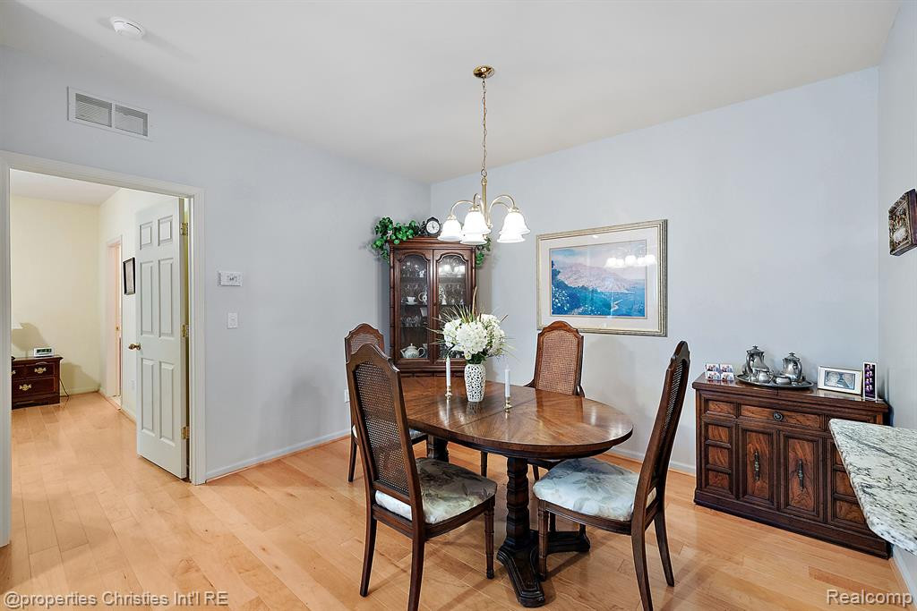 1105 Saratoga Boulevard, 3, Walled Lake, MI 48390 — Photo 12