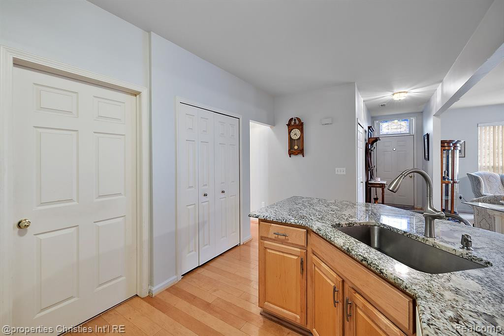 1105 Saratoga Boulevard, 3, Walled Lake, MI 48390 — Photo 18